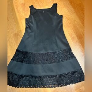 2/$35 NWOT - Lori M Collection Sleeveless Lace Dress (US M)